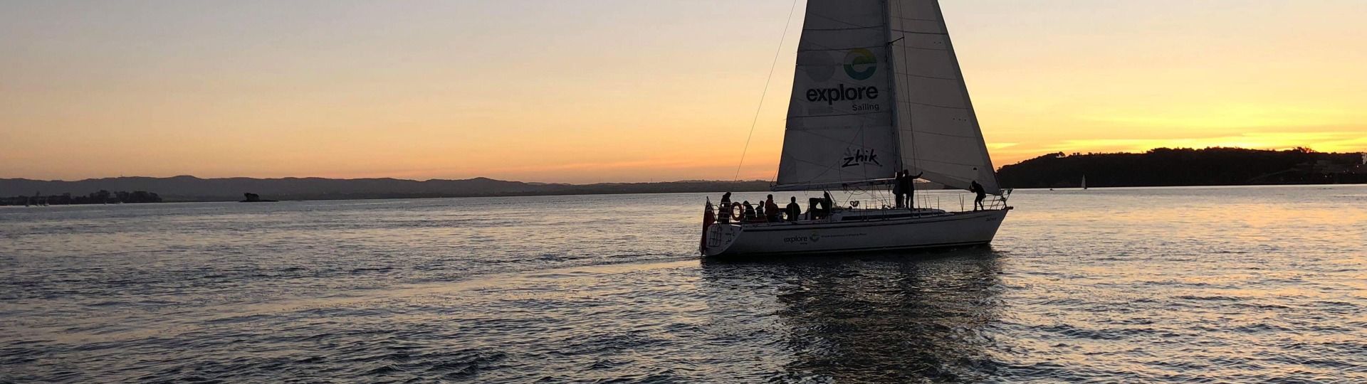 Explore Group | Auckland | Harbour Dinner Cruise 