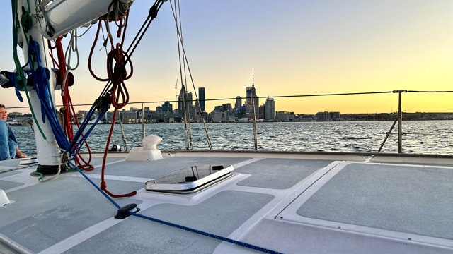 Explore Group | Auckland Harbour | Sailing with views of the city skyline